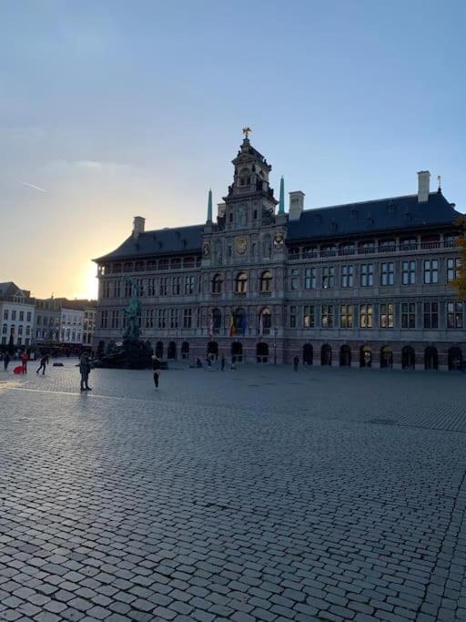 Hippe Studio In Historisch Gebouw In Oude Centrum Antwerp Exterior photo